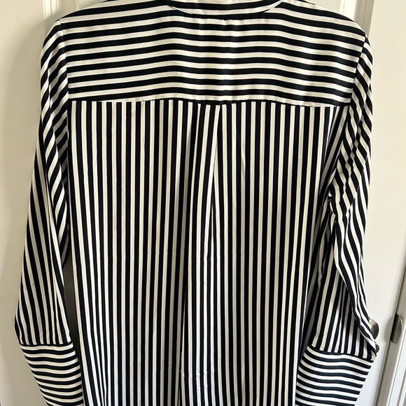 Button down top - Picture 2 of 3